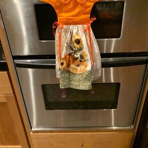 Hand towel to dry your hands